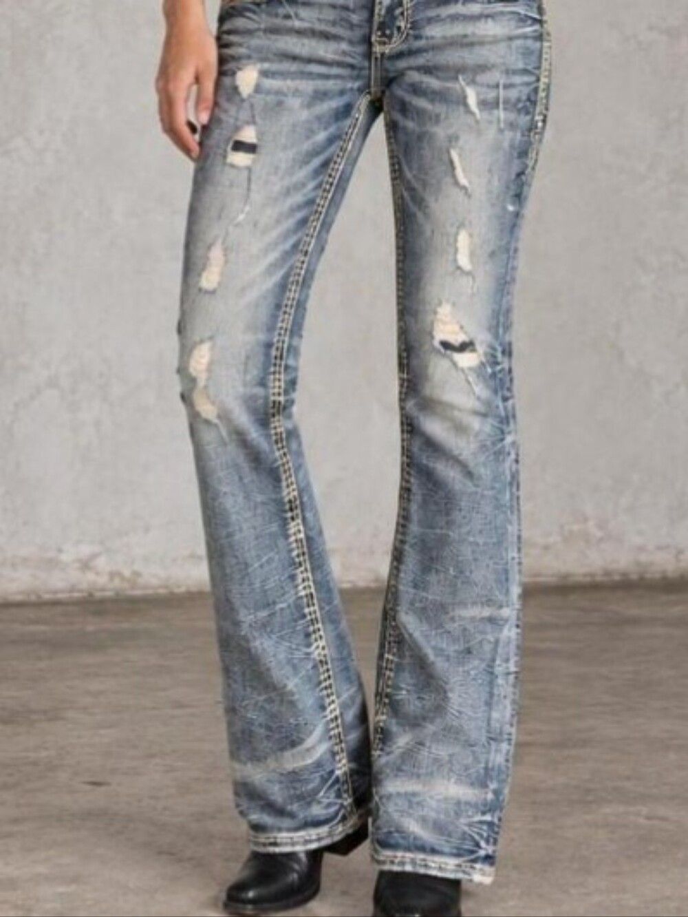Women's Rock Revival Burma B200 Size 26 Low Rise Boot Cut Distressed Rare Jeans.
